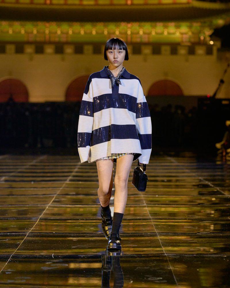 Louis Vuitton Hosts First Major Fashion Show in Seoul - Retail Bum